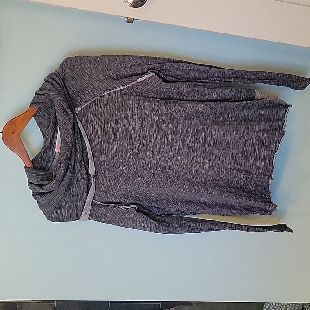 🥰3/$25 FREE PEOPLE BEACH Lightweight Gray Long-Sleeve Cowl Neck Top
